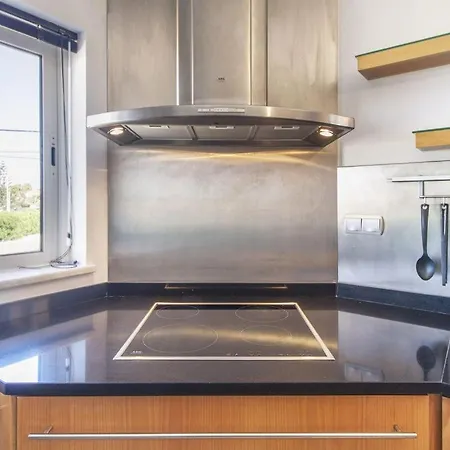 Bonita Elegant For 12 Short Walk To Beach Centre Sagres