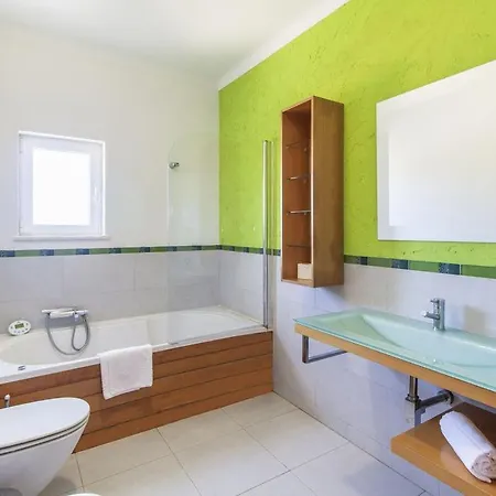 Villa Bonita Elegant For 12 Short Walk To Beach Centre